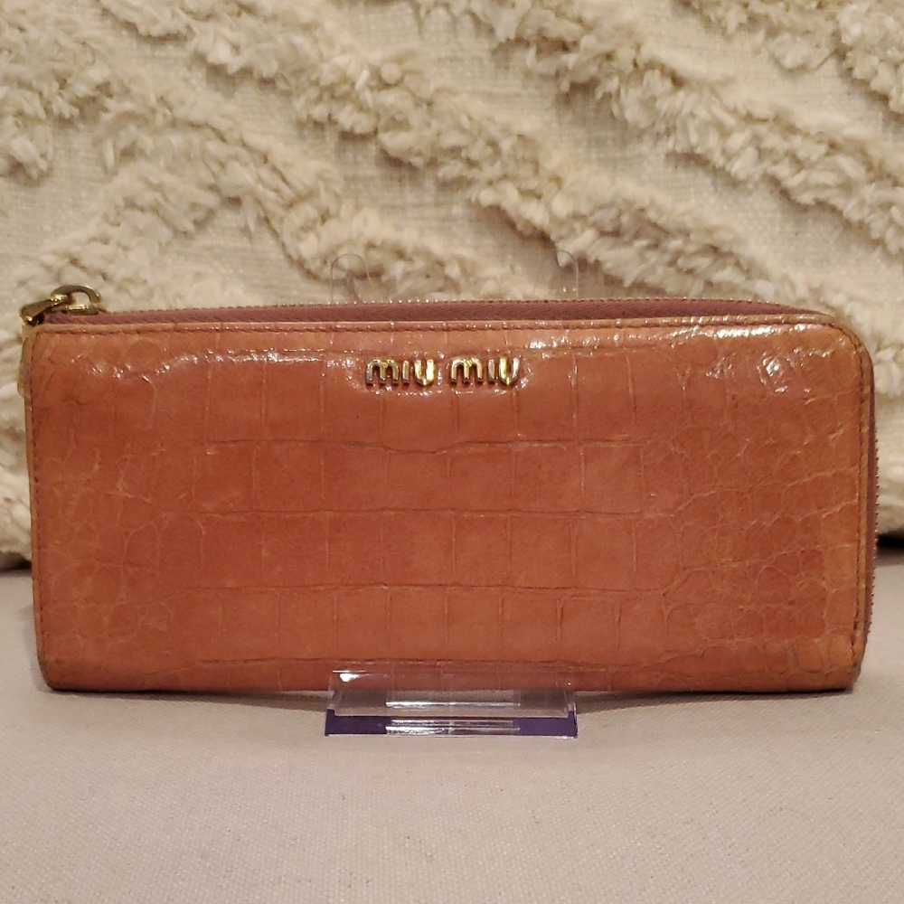 Miu Miu Pink Croc-Embossed Zip Wallet